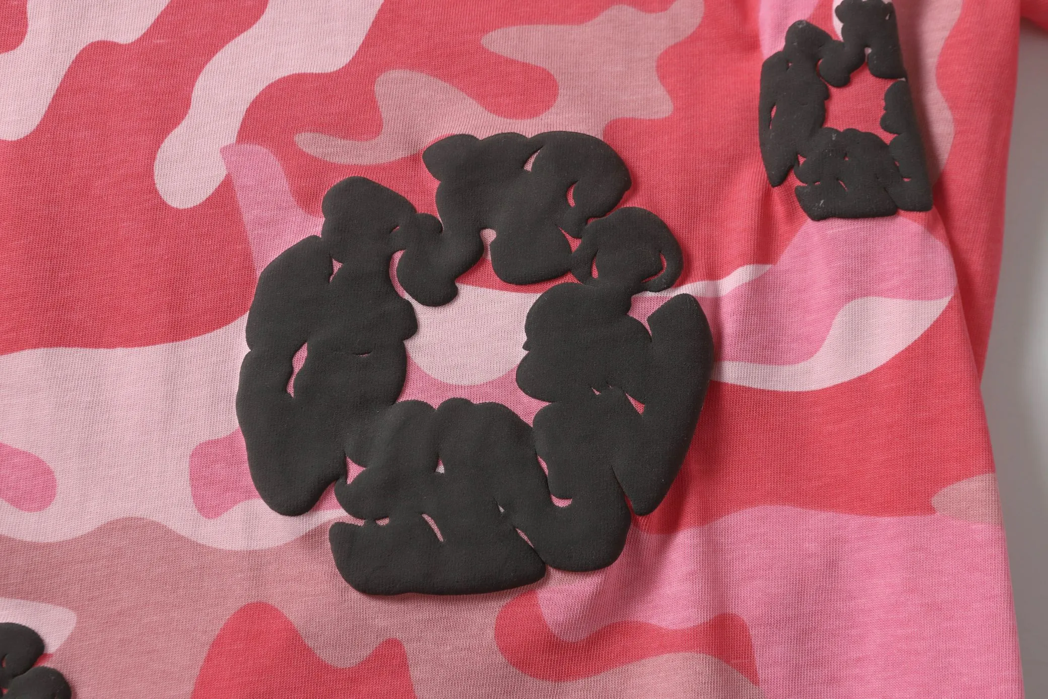 208# DENIM TEARS Kapok European and American trendy brand high quality foam flocking camouflage printed short-sleeved suit Color Camouflage blue Camouflage powder Camouflage gray Camouflage apricot Camouflage green Size S-XL